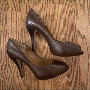 Max Studio Womens Paddington Peep Toe Shoes Dark Brown 7M Leather Pump Heels‎